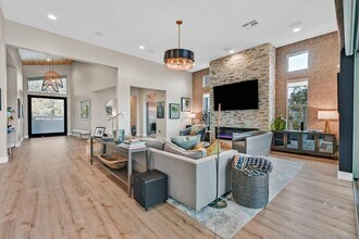 6690 Interstellar St in Las Vegas, NV - Building Photo - Building Photo