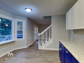 8101 Round Oak Rd in Raleigh, NC - Building Photo - Building Photo