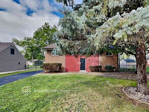 189 N Pinecrest Rd in Bolingbrook, IL - Building Photo - Building Photo