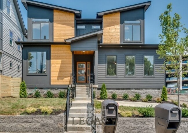 property at 1710 Nassau St