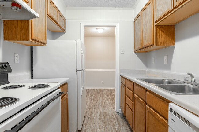 Rivers Edge in North Augusta, SC - Building Photo - Interior Photo