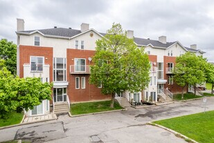 14636 De Pierrefonds Boul in Pierrefonds, QC - Building Photo