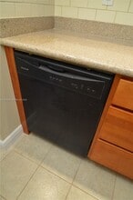 2935 NE 163rd St in North Miami Beach, FL - Building Photo - Building Photo