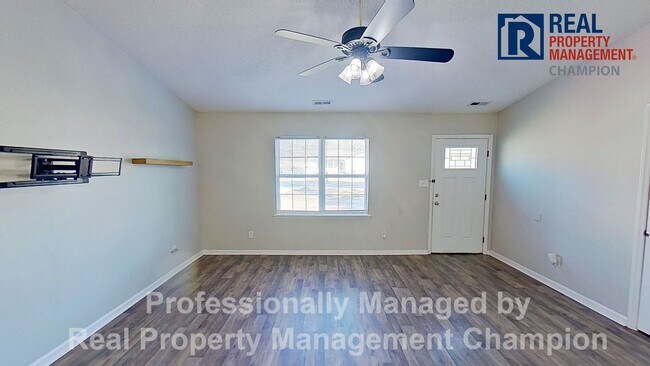 248 S Creek Dr in Jacksonville, NC - Building Photo - Building Photo