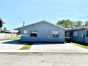 255 SW 12th St in Dania Beach, FL - Building Photo - Building Photo