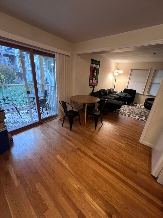 62 Hillside St, Unit 1F in Boston, MA - Building Photo - Building Photo