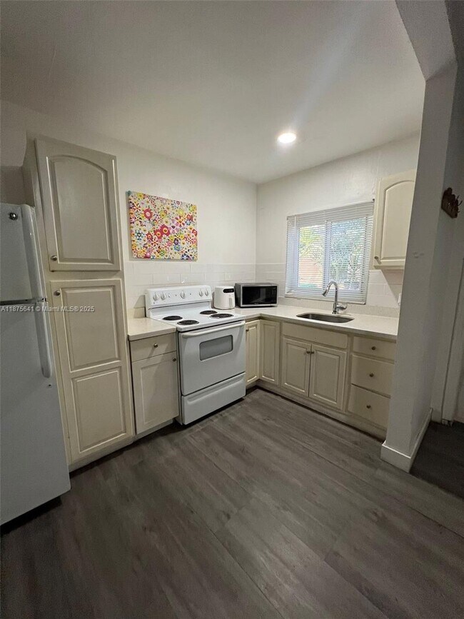 property at 635 SW 16th Ave