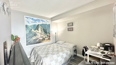 11 Brunel Crt in Toronto, ON - Building Photo - Building Photo