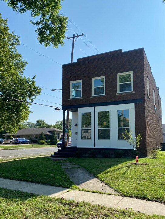 1700 S College St in Springfield, IL - Building Photo