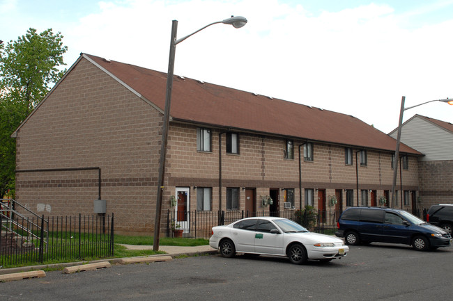 Janice Cromer Village in Newark, NJ - Building Photo - Building Photo