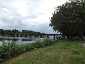 28 Ingersoll Ave, Unit Apartment 2