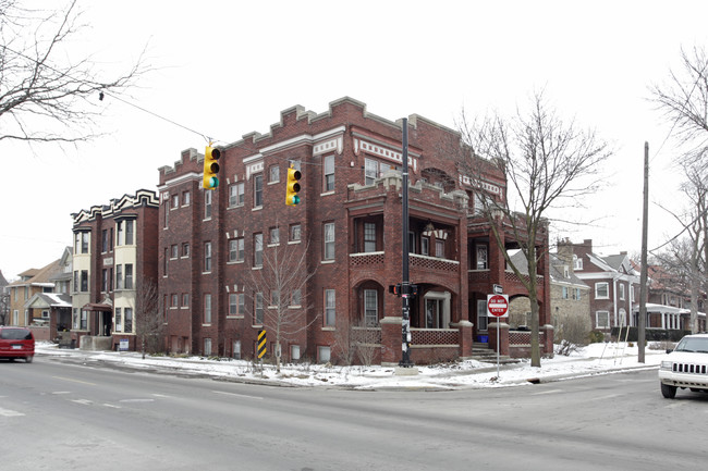 447 Wealthy St SE in Grand Rapids, MI - Foto de edificio - Building Photo