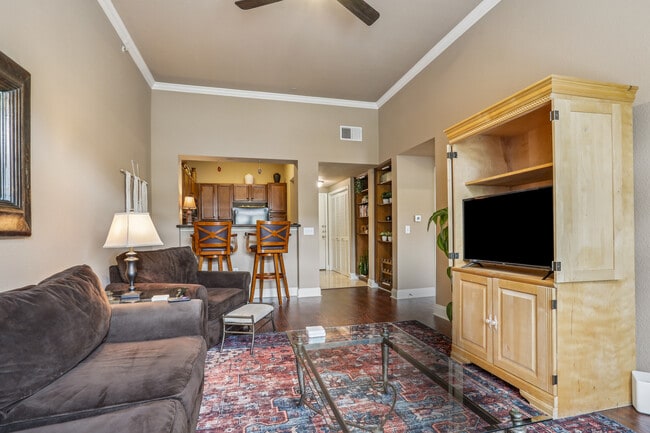 6765 Corporate Blvd, Unit The Mod Loft in Baton Rouge, LA - Foto de edificio - Building Photo