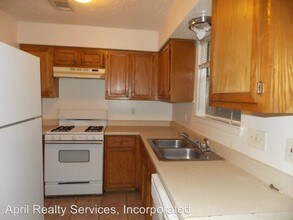 200 Laurel Dr in Round Rock, TX - Foto de edificio - Building Photo