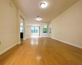 10306 NW 70th Terrace in Doral, FL - Building Photo - Building Photo