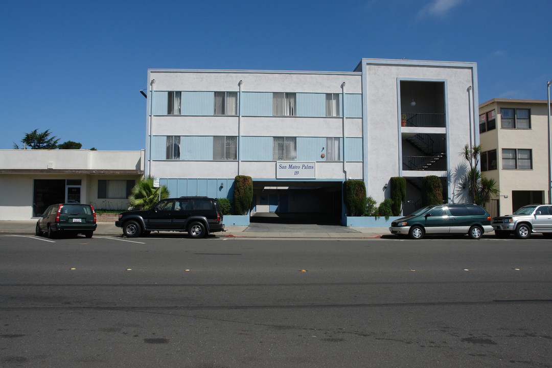 San Mateo Palms in San Mateo, CA - Building Photo