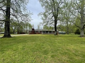 3633 Loganville Hwy SW in Loganville, GA - Building Photo