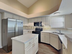 4741 Common View Cir in Indianapolis, IN - Building Photo - Building Photo