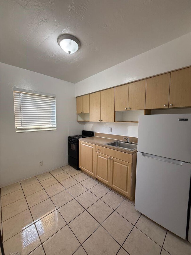 6240 Dewey St in Hollywood, FL - Building Photo - Building Photo