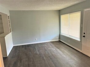 907 Ellis St in Waxahachie, TX - Building Photo - Building Photo