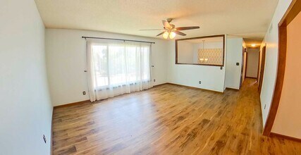 404 Cherry Cir in Manhattan, KS - Building Photo - Building Photo