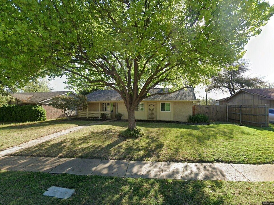 1808 Ridgewood Dr in Plano, TX - Building Photo