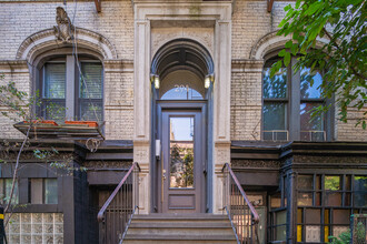 204 E Seventh St in New York, NY - Foto de edificio - Building Photo