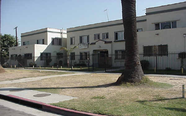 1136 Browning Blvd in Los Angeles, CA - Foto de edificio - Building Photo