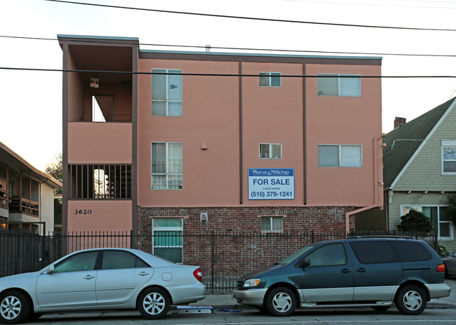 3620 West St in Oakland, CA - Foto de edificio - Building Photo