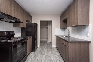 West Villa in Edmonton, AB - Building Photo