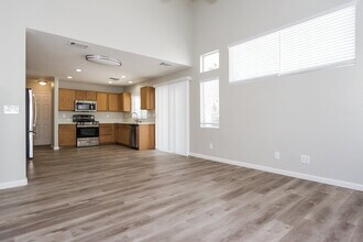 6237 Autumn Creek Dr in Las Vegas, NV - Building Photo - Building Photo