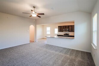 120 Switchback Hl Rd in Newark, TX - Building Photo - Building Photo
