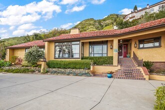 4244 Avenida de la Encinal in Malibu, CA - Building Photo - Building Photo