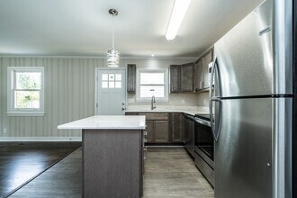 504 N Maple St, Unit Unit A in Durham, NC - Building Photo - Building Photo