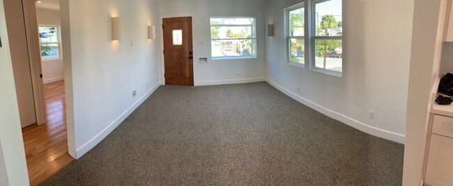 771 W Oliver St, Unit Upper in San Pedro, CA - Building Photo - Building Photo