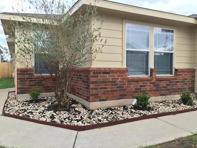 property at 1625 Poppy Seed Ln