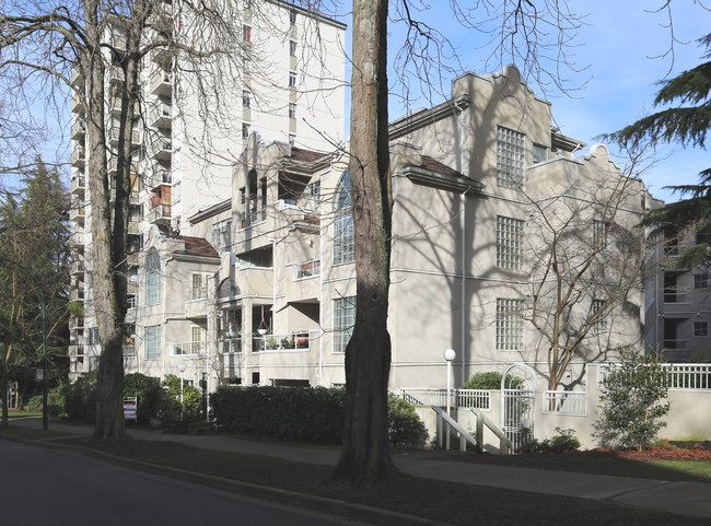 Charlotte Garrdens in Vancouver, BC - Building Photo - Building Photo