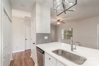 11516 Heritage Green Dr in Cornelius, NC - Building Photo - Building Photo