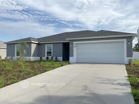 575 Gancedo St SW in Palm Bay, FL - Building Photo