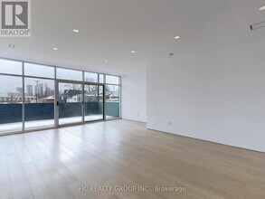 899 Dundas St W in Toronto, ON - Building Photo - Building Photo