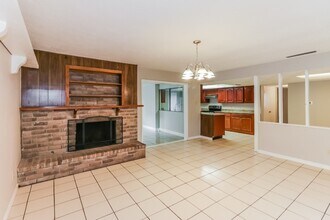 15619 Loma Verde Dr in Houston, TX - Building Photo - Building Photo