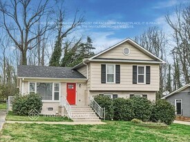 6301 Old Coach Rd in Charlotte, NC - Building Photo