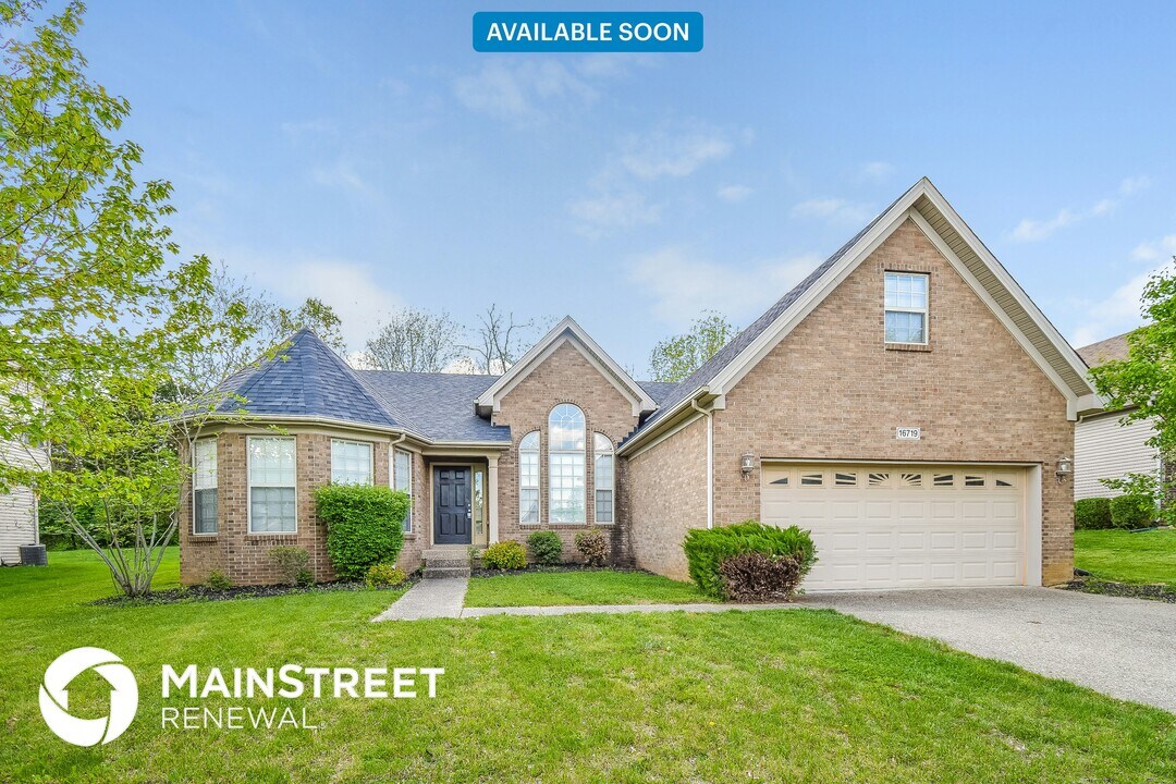 16719 Summit Vista Way in Louisville, KY - Building Photo