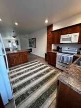 920 Center Pl in Dubuque, IA - Building Photo - Building Photo