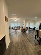 9808 Elk Falls Lane in Krugerville, TX - Foto de edificio - Building Photo