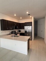 141 Northeast 13th Terrace in Homestead, FL - Building Photo