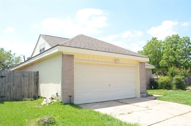 6502 Briar Terrace Dr in Houston, TX - Building Photo - Building Photo