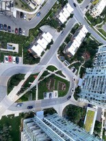 70 Forest Manor Rd in Toronto, ON - Building Photo