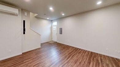 4023 SE Gladstone St in Portland, OR - Building Photo - Building Photo