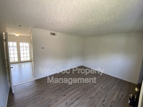 200 Brighton Sq in Fredericksburg, VA - Building Photo - Building Photo